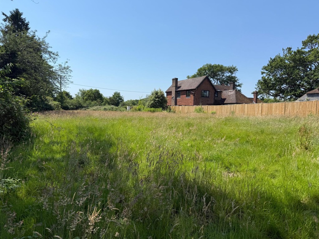 Lot: 53 - BUILDING PLOT WITH PLANNING FOR FOUR DWELLINGS - Land with planning from rear of plot